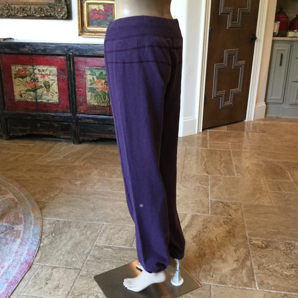 Lululemon pants size 8 purple - Picture 2 of 5